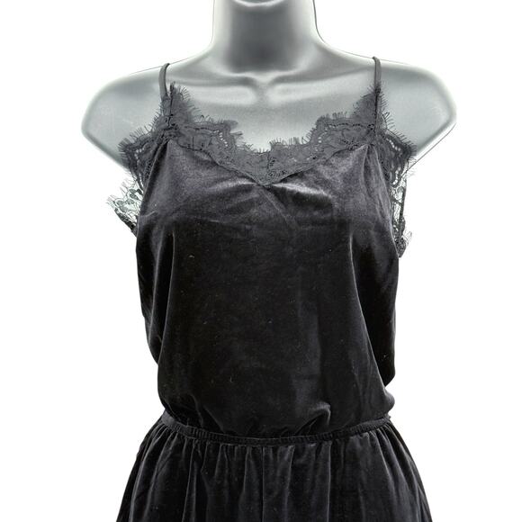 Lioness Black Velvet Lace Spaghetti Strap Romper Size Small - Picture 3 of 10